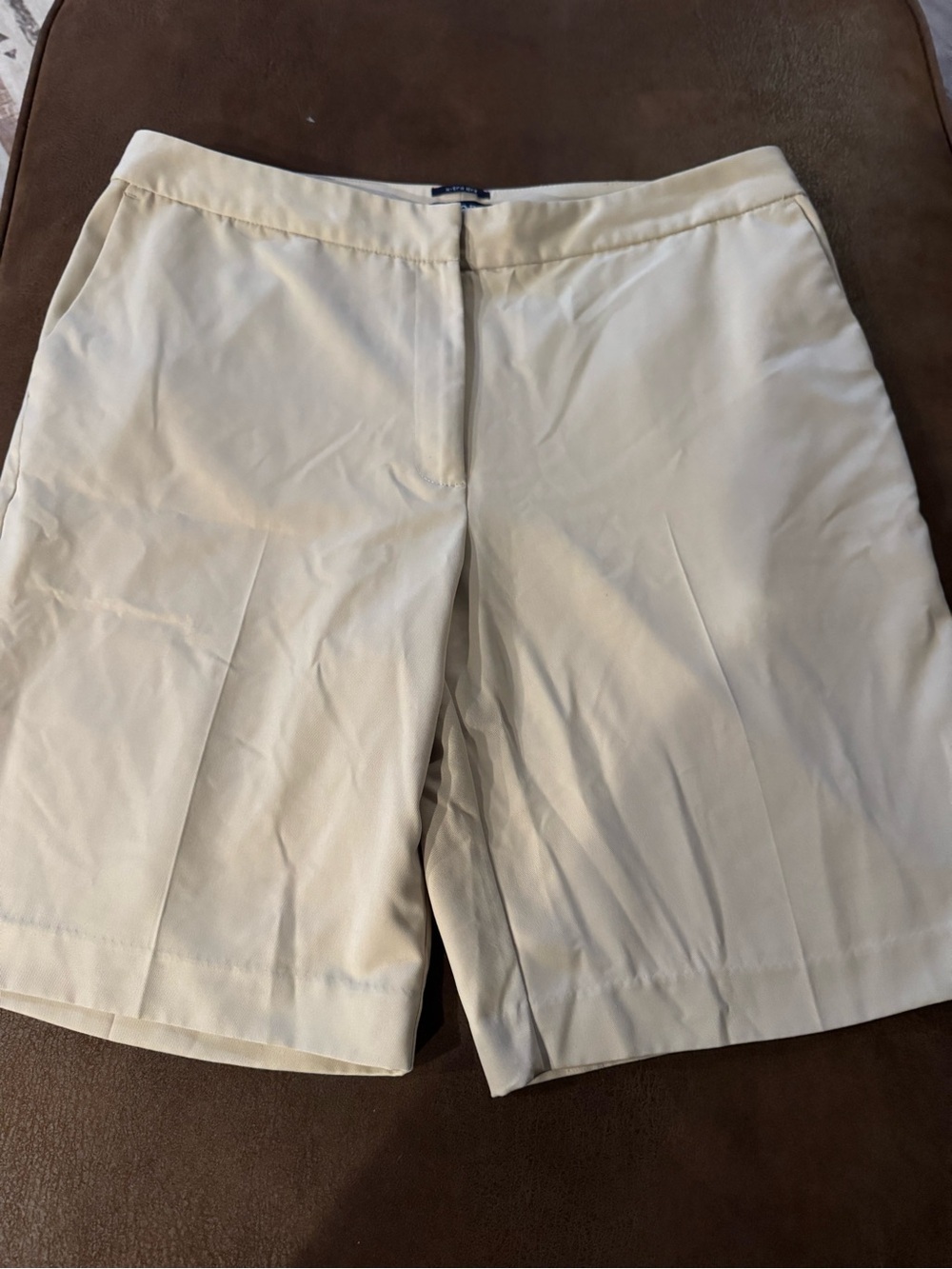 Women’s Izod X-tra Dry Cream Colored Tailored Shorts Sz 14 Like New!